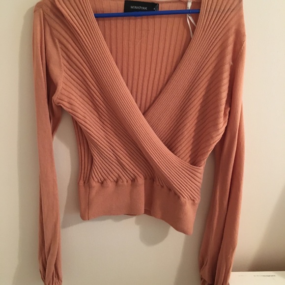 Minkpink v neck shirt - Picture 1 of 1